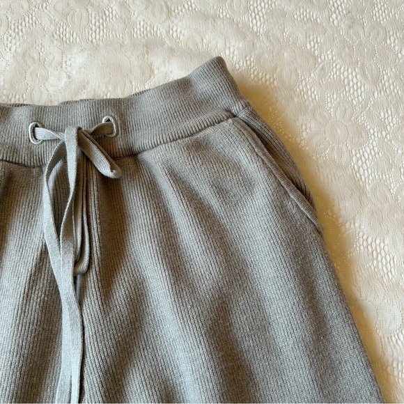 LUXE by Priv Ribbed knit joggers size medium - Picture 4 of 14